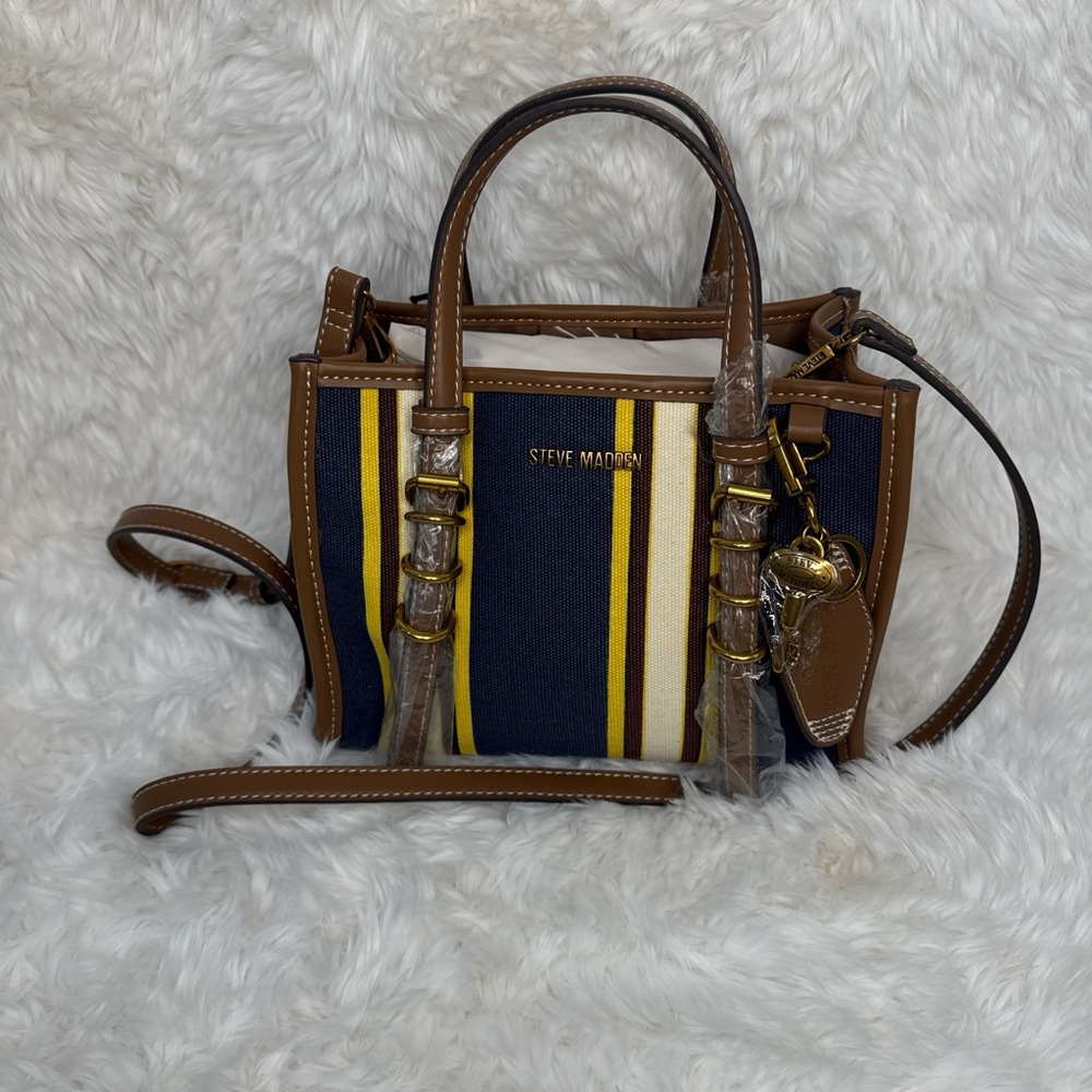 Steve Madden Navy Multi BBOGAN Tote ✨
